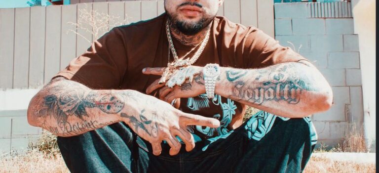 Emiliano Aguilar muestra pruebas de que sí fue invitado a los Billboard, asegura que ha buscado tres veces a su padre