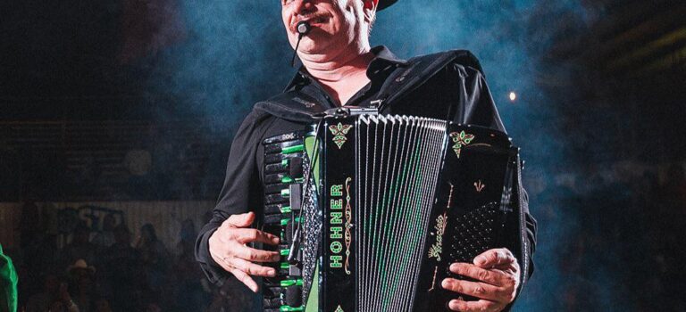 Integrante de ‘Los Alegres del Barranco’ asegura que los “medios amarillistas” son culpables de la censura contra narcocorridos