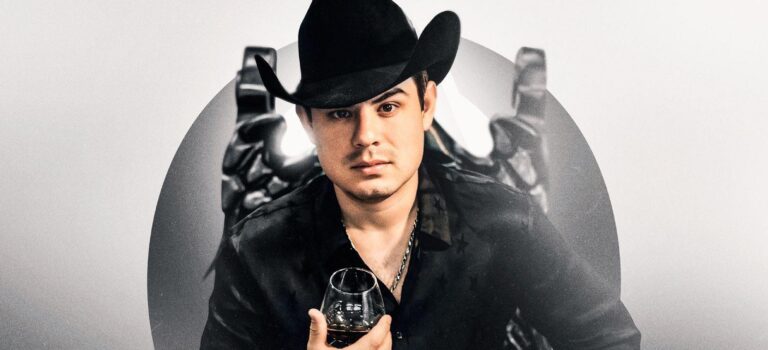 Alfredo Olivas reúne a miles en su primera fecha en la Plaza de Toros México