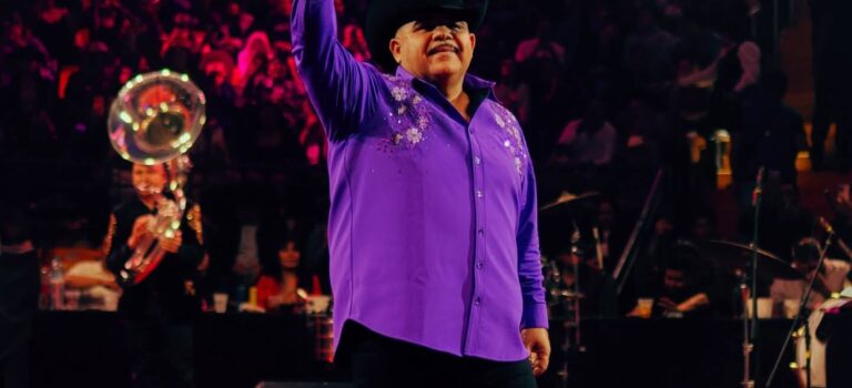 Chuy Lizárraga corre a fans del redondel en palenque: “Que se salgan a la ch*…ada”