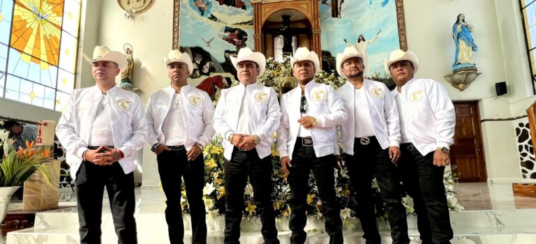 El Trono de México celebran 20 años de trayectoria artística