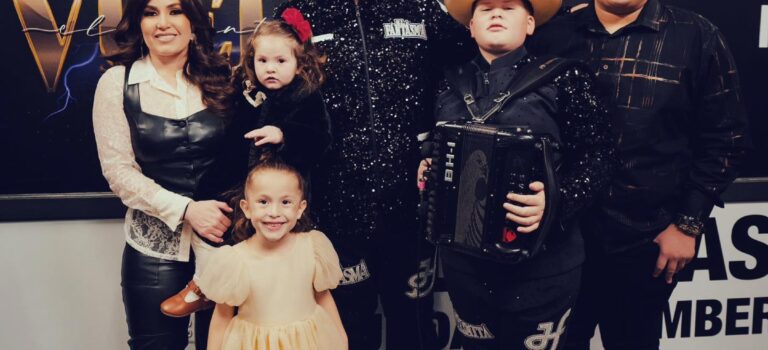 ‘El Fantasma’ presume el talento de su hijo