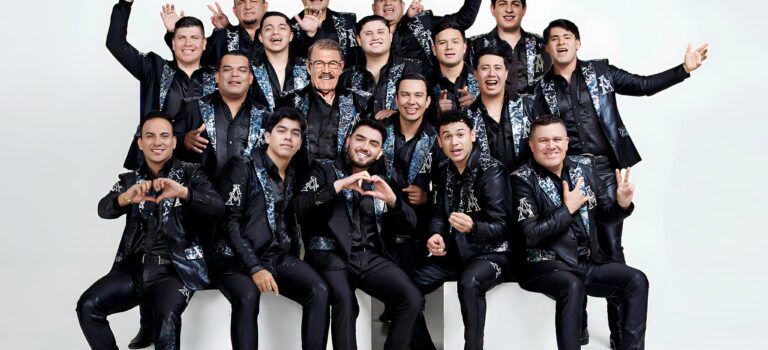 La Arrolladora Banda El Limón de René Camacho conquista el #1 en Centroamérica