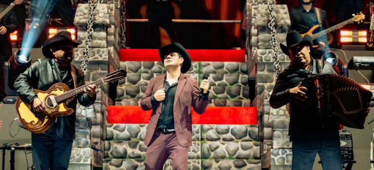 Pesado y Alfredo Olivas unen fuerzas en “te quiero, te amo”, una poderosa nueva versión de uno de los grandes clásicos del grupo